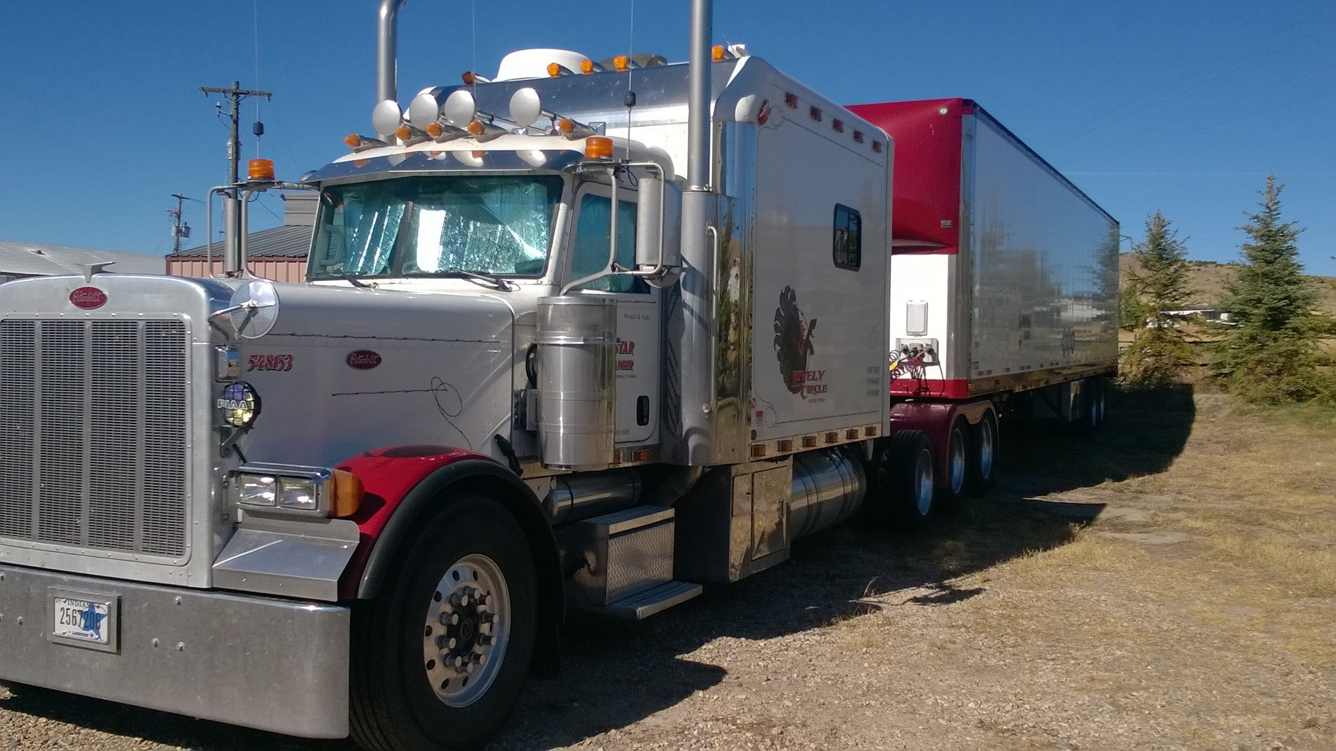2006 Peterbilt 379 with 120 Inch ARI Custom Sleeper ARI Legacy Sleepers