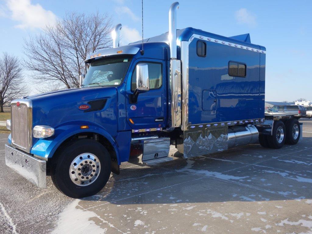 Peterbilt 567 Sleeper