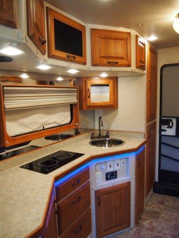 2015 Freightliner Cascadia With Ari 144 Inch Legacy Ii