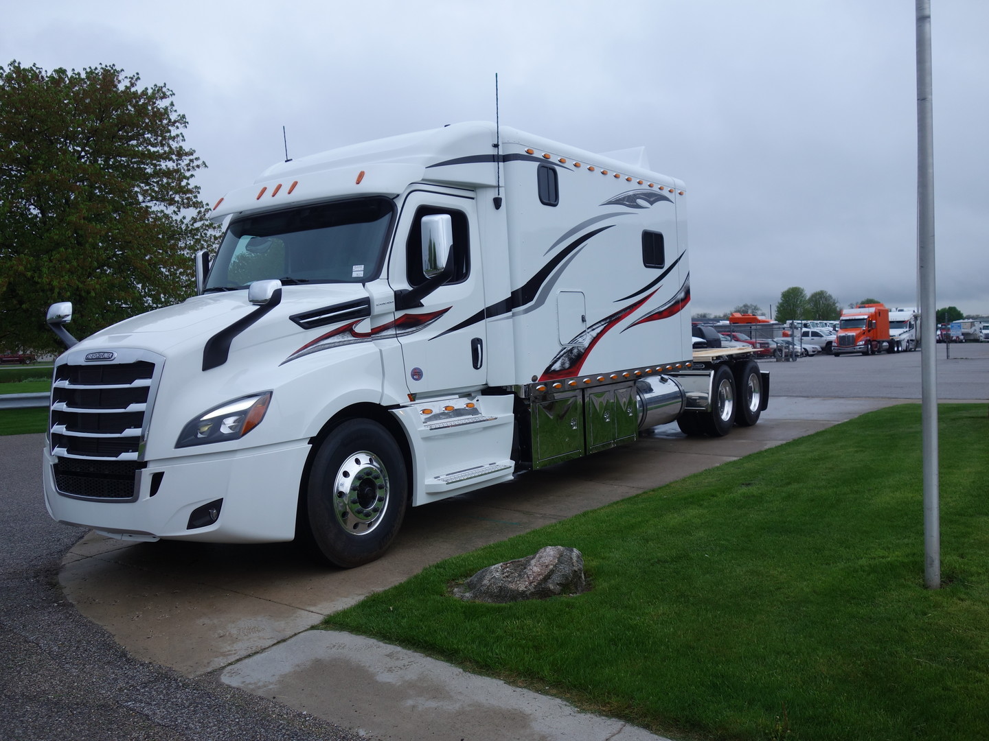 2020 Freightliner Cascadia With Ari 156 Inch Legacy Ii Rbsd