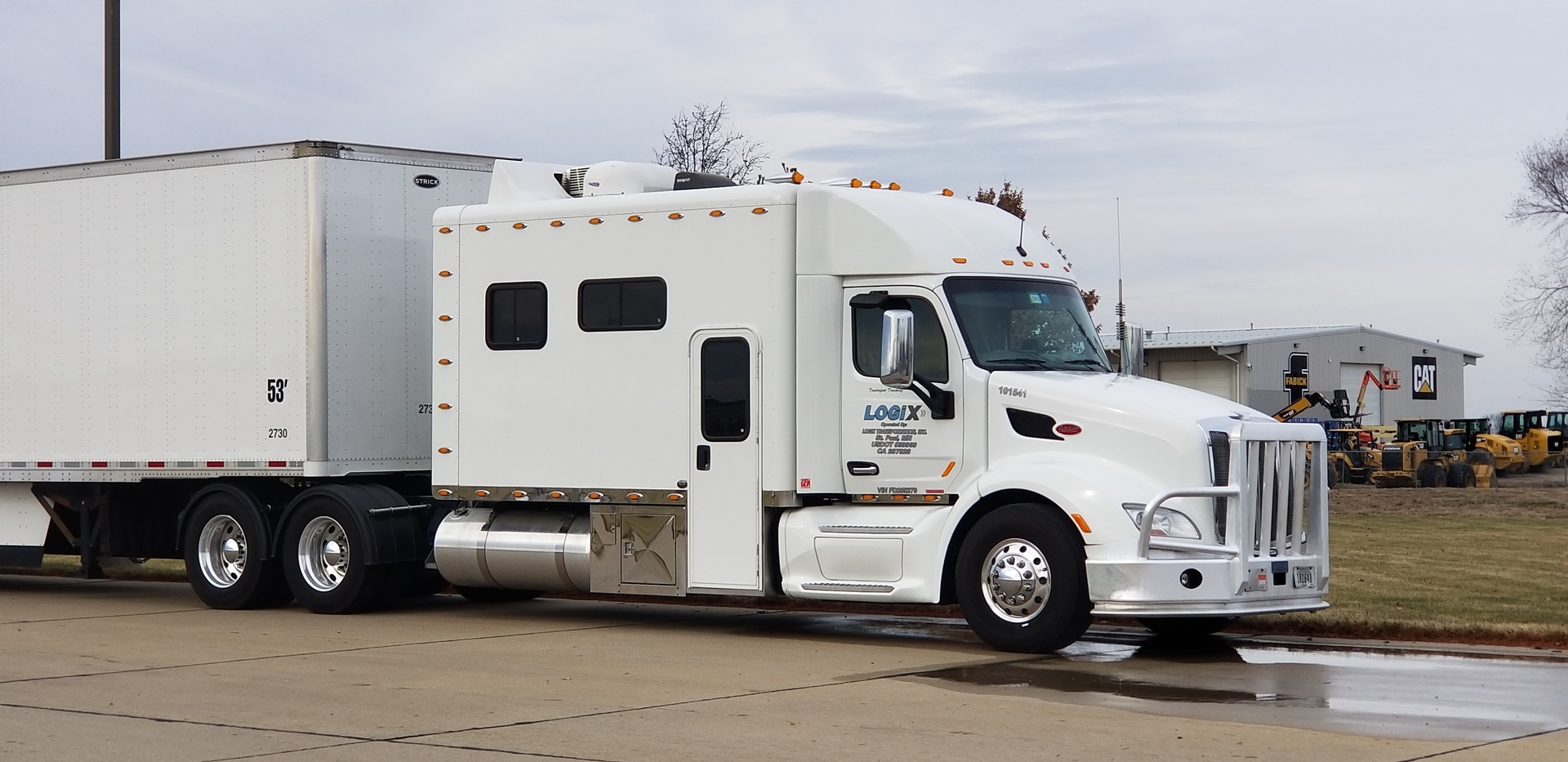 2015 Peterbilt 579 With Ari 144 Inch Side Door Sleeper Ari