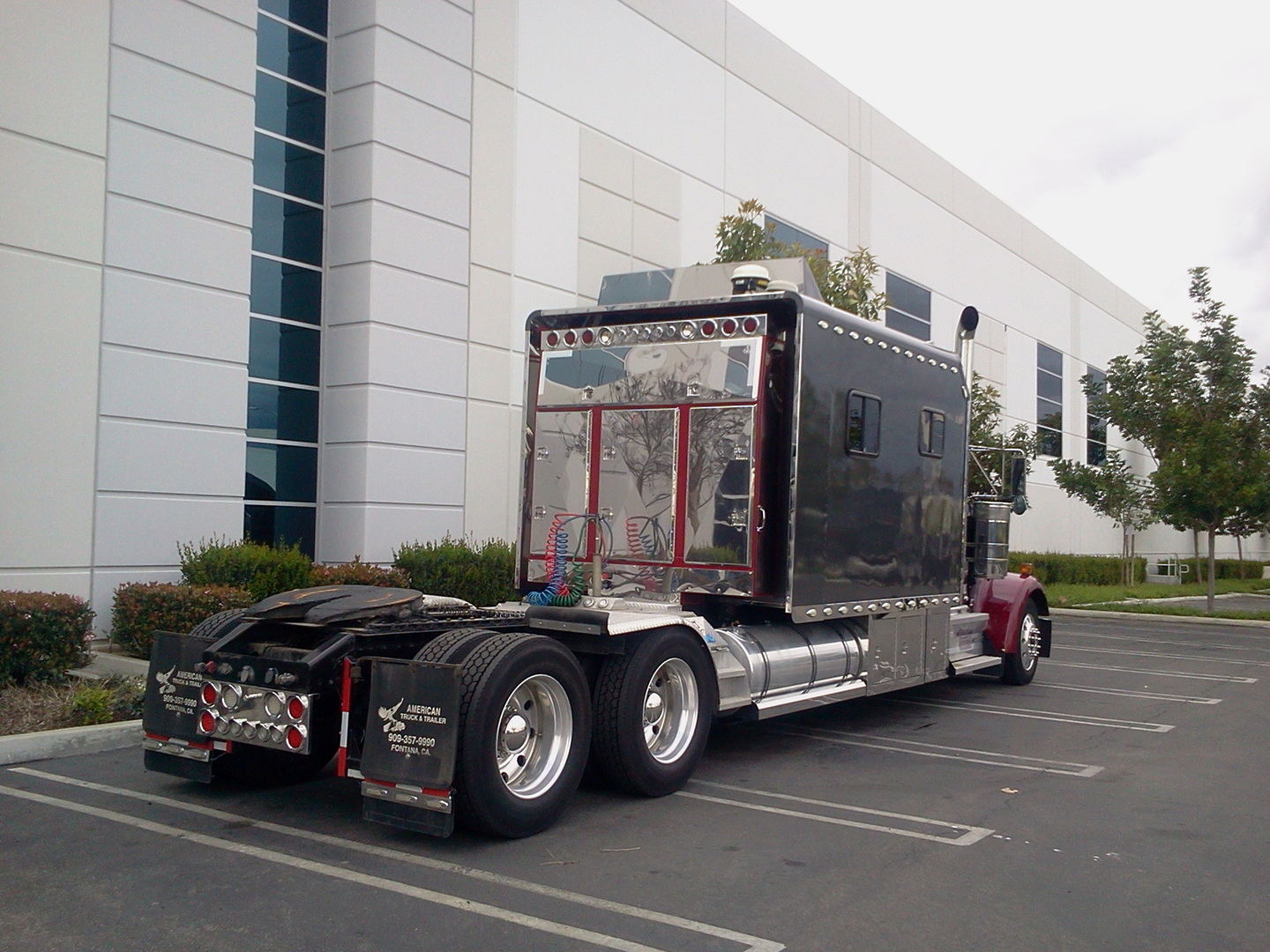 2009 Kenworth  W900  with 132 Inch ARI Rear Bed Sleeper  